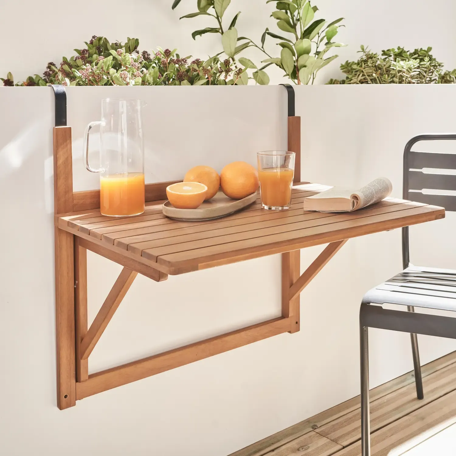 Table suspendu pour petit balcon
